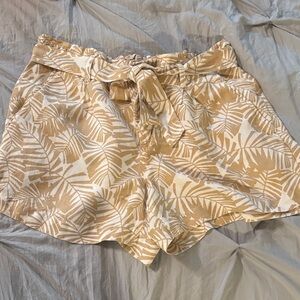 2/$10
LOFT shorts High Waist linen/ rayon blend shorts Size Small